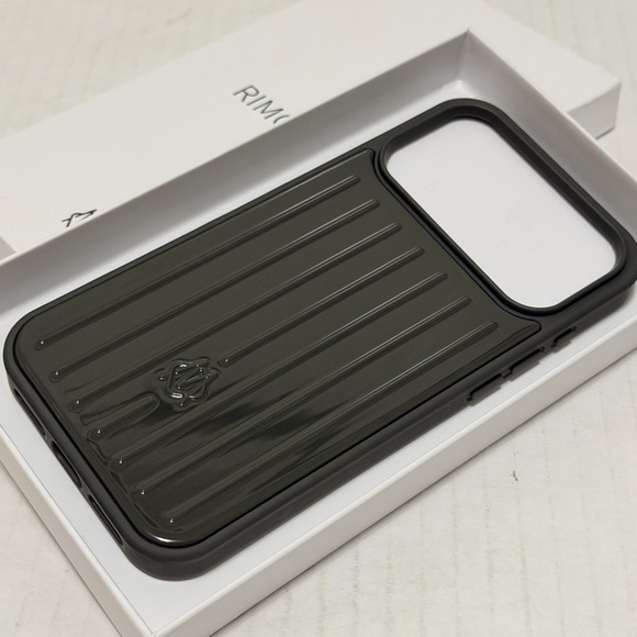 Rimowa Iphone Case Polycarbonate For Iphone 17 ProMax - Picture 3 of 7